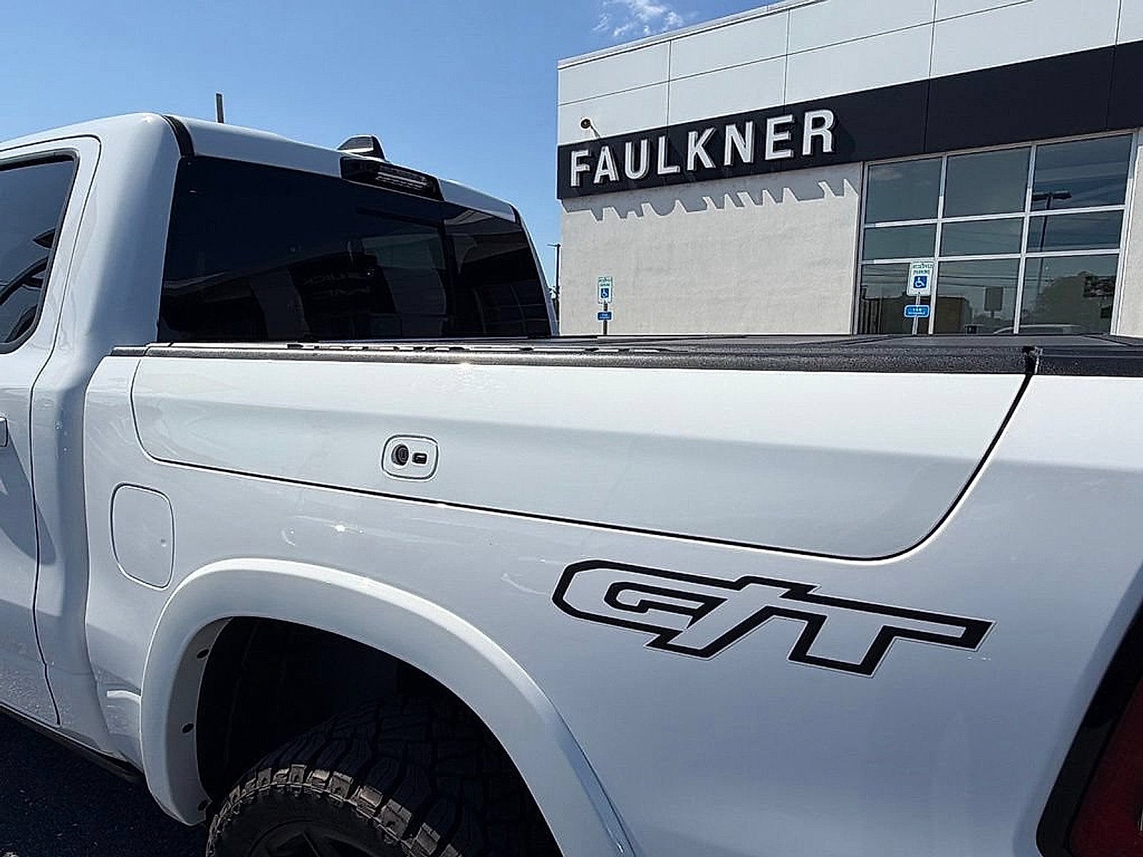 2022 RAM 1500 Laramie Crew Cab 4x4 5'7" Box