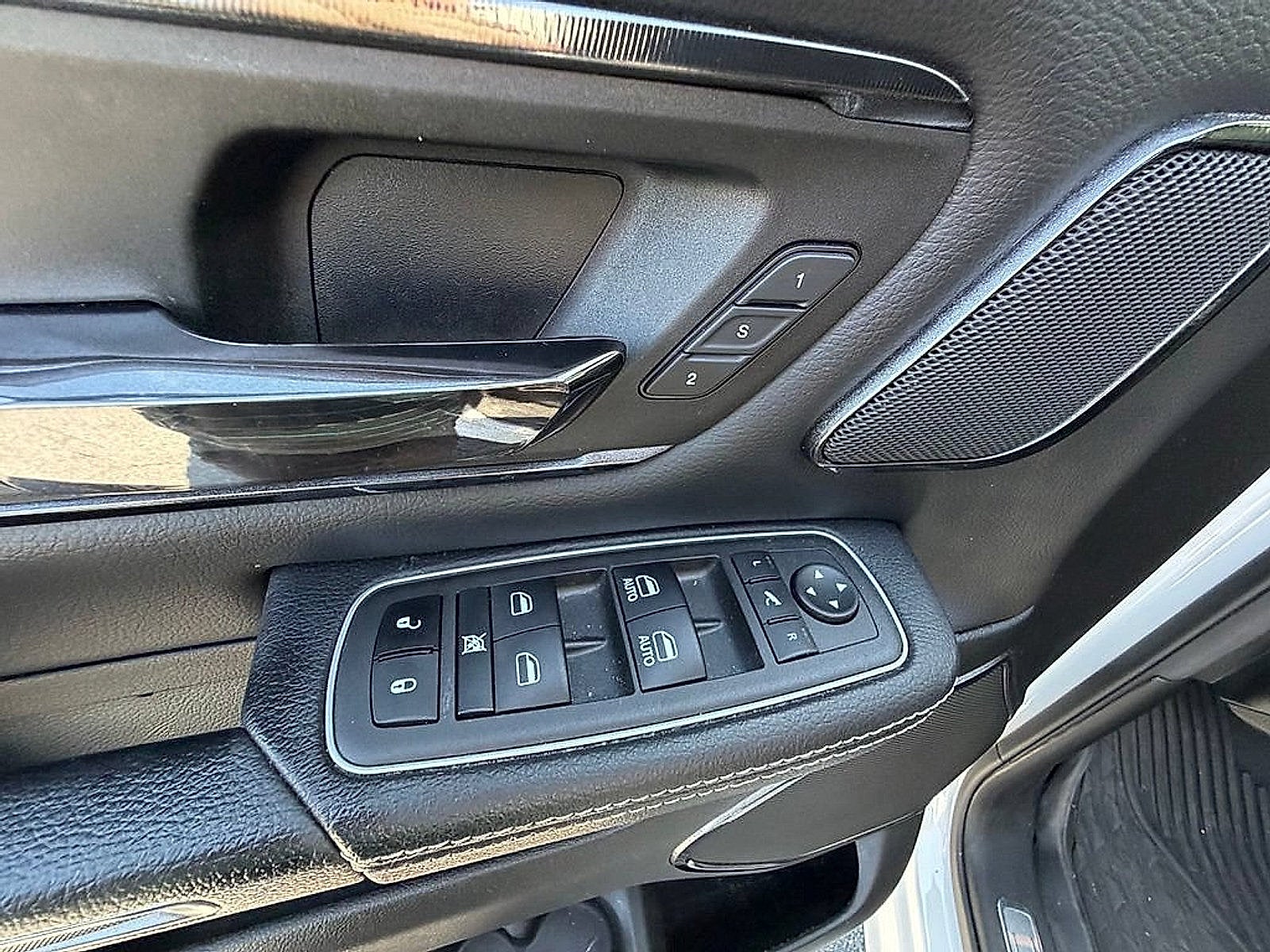 2022 RAM 1500 Laramie Crew Cab 4x4 5'7" Box
