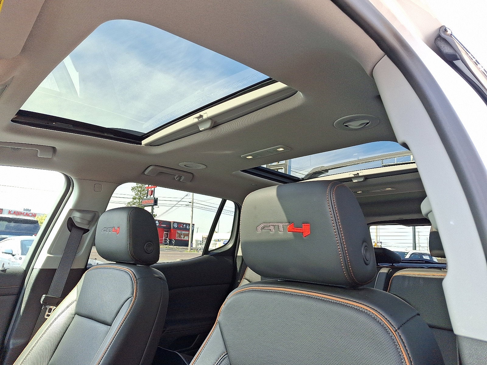 2023 GMC Acadia AT4