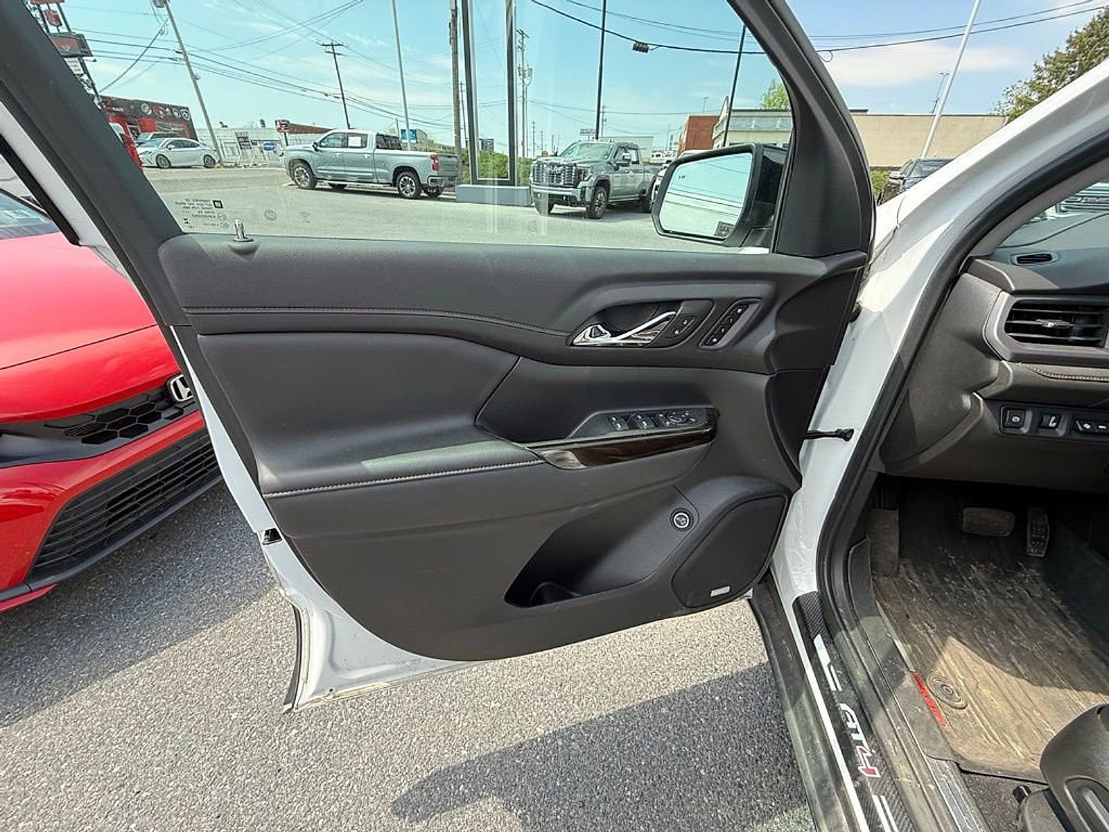 2023 GMC Acadia AT4