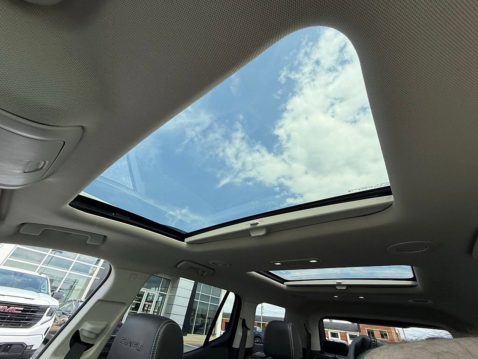 2020 GMC Acadia Denali