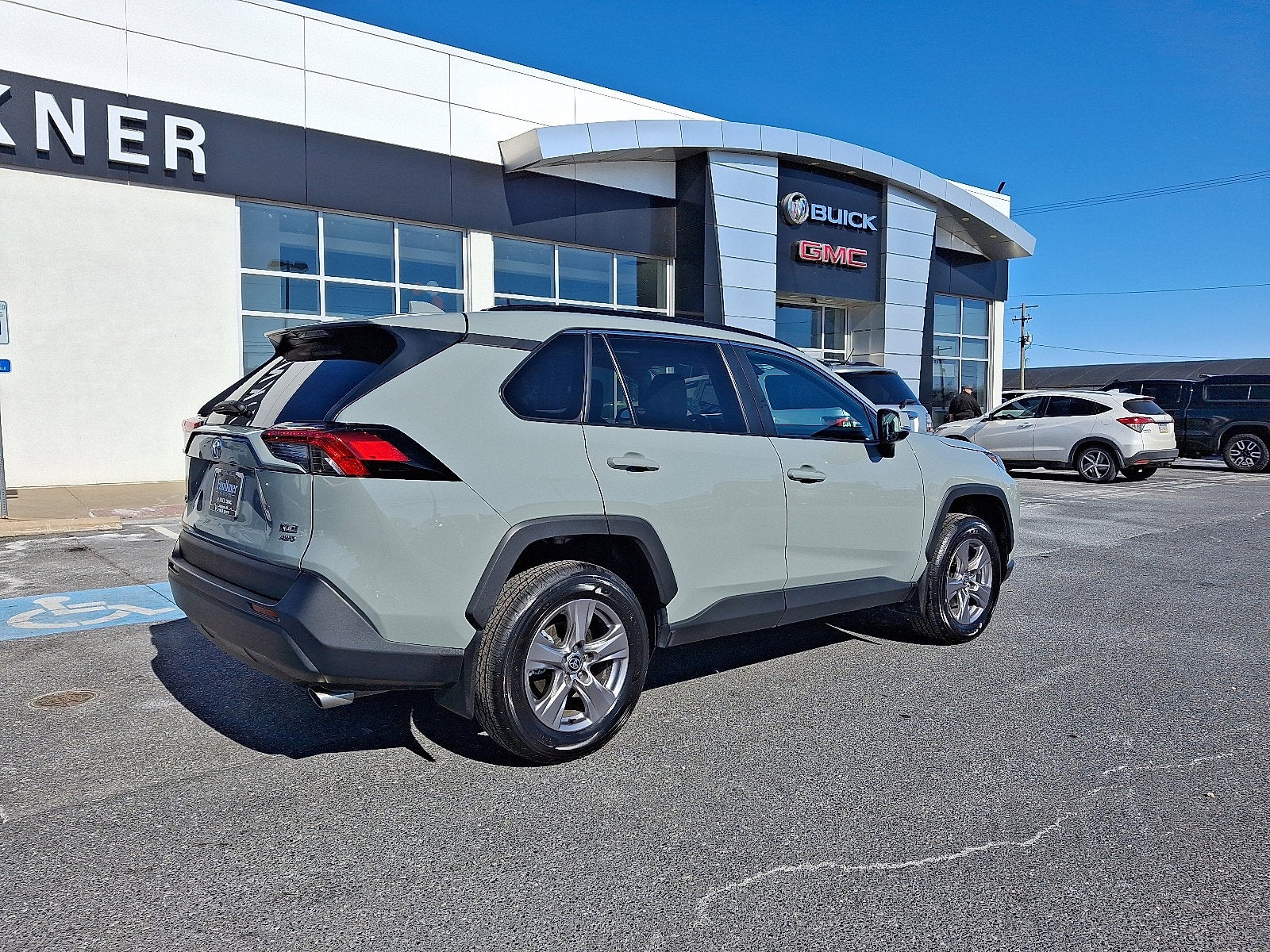 2023 Toyota RAV4 XLE