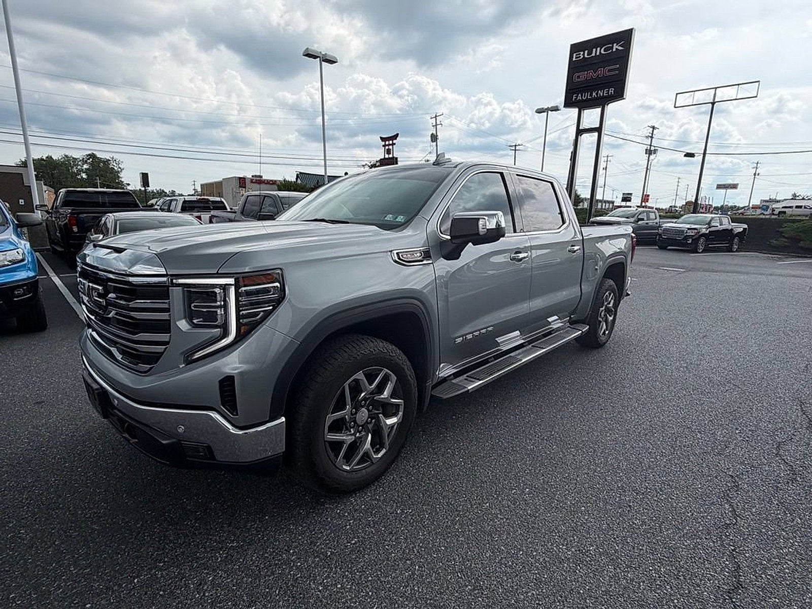 2024 GMC Sierra 1500 SLT