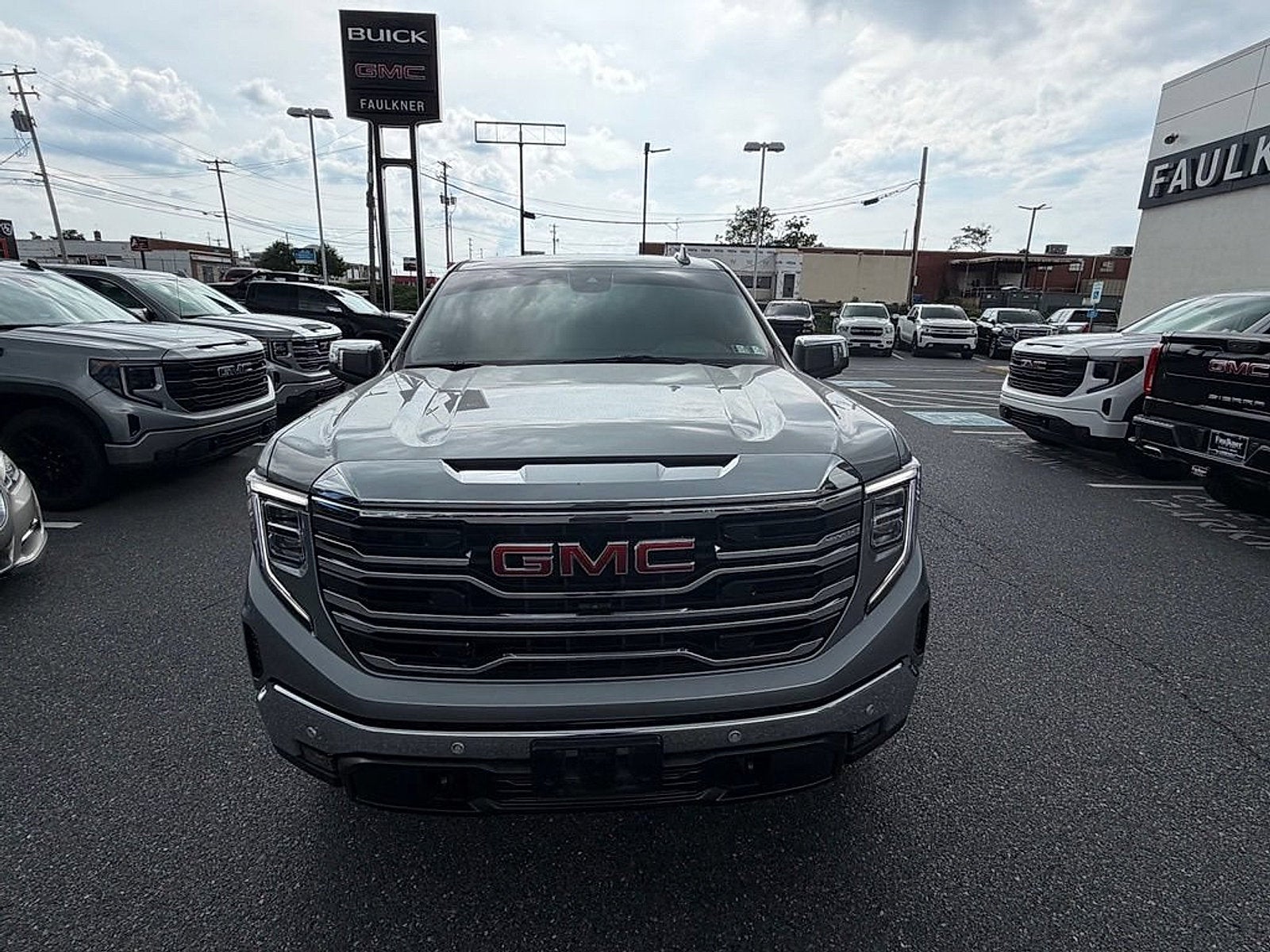 2024 GMC Sierra 1500 SLT