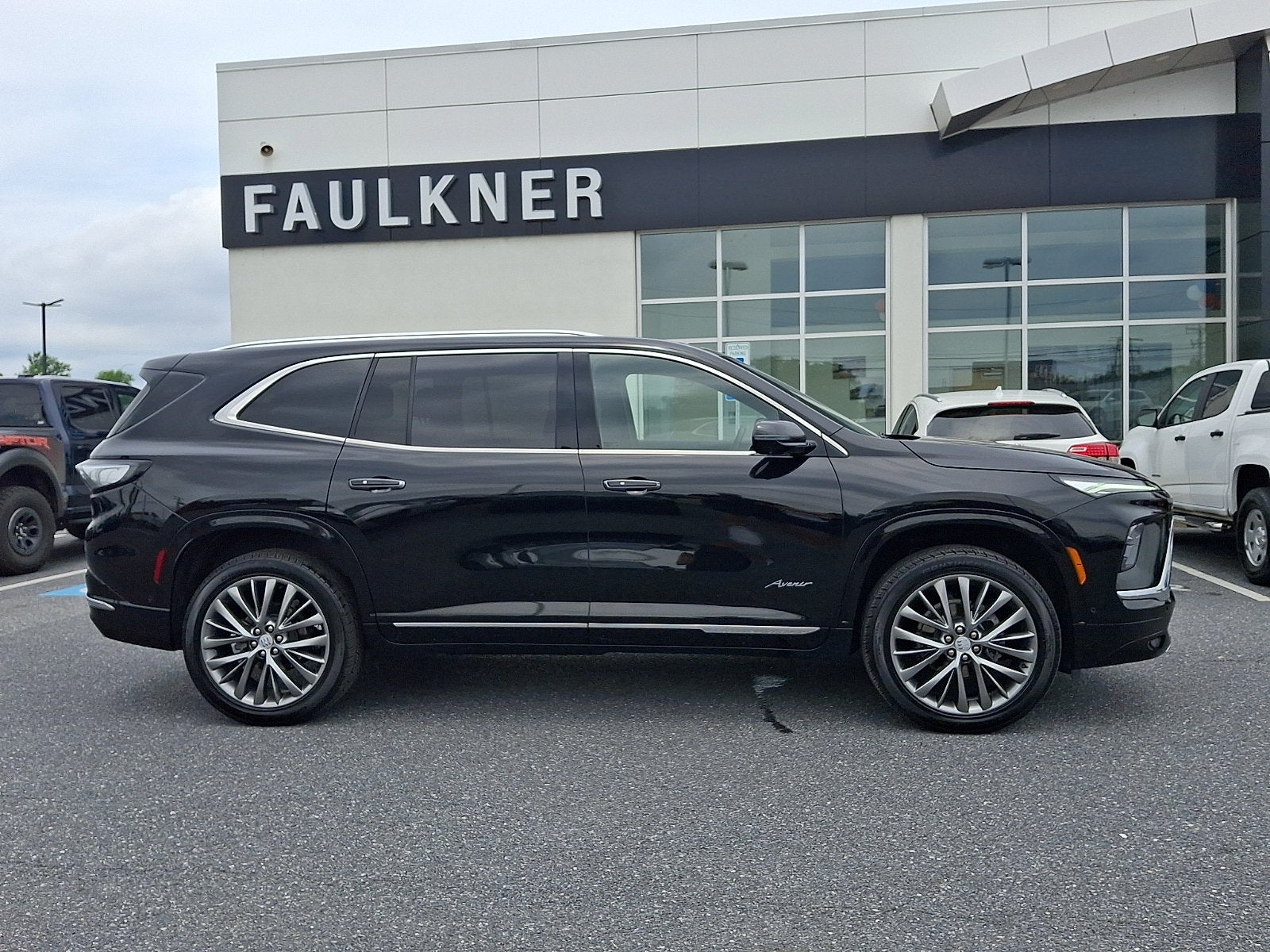 2025 Buick Enclave Avenir