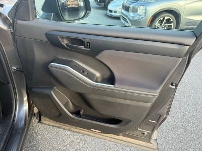 2022 Toyota Highlander L