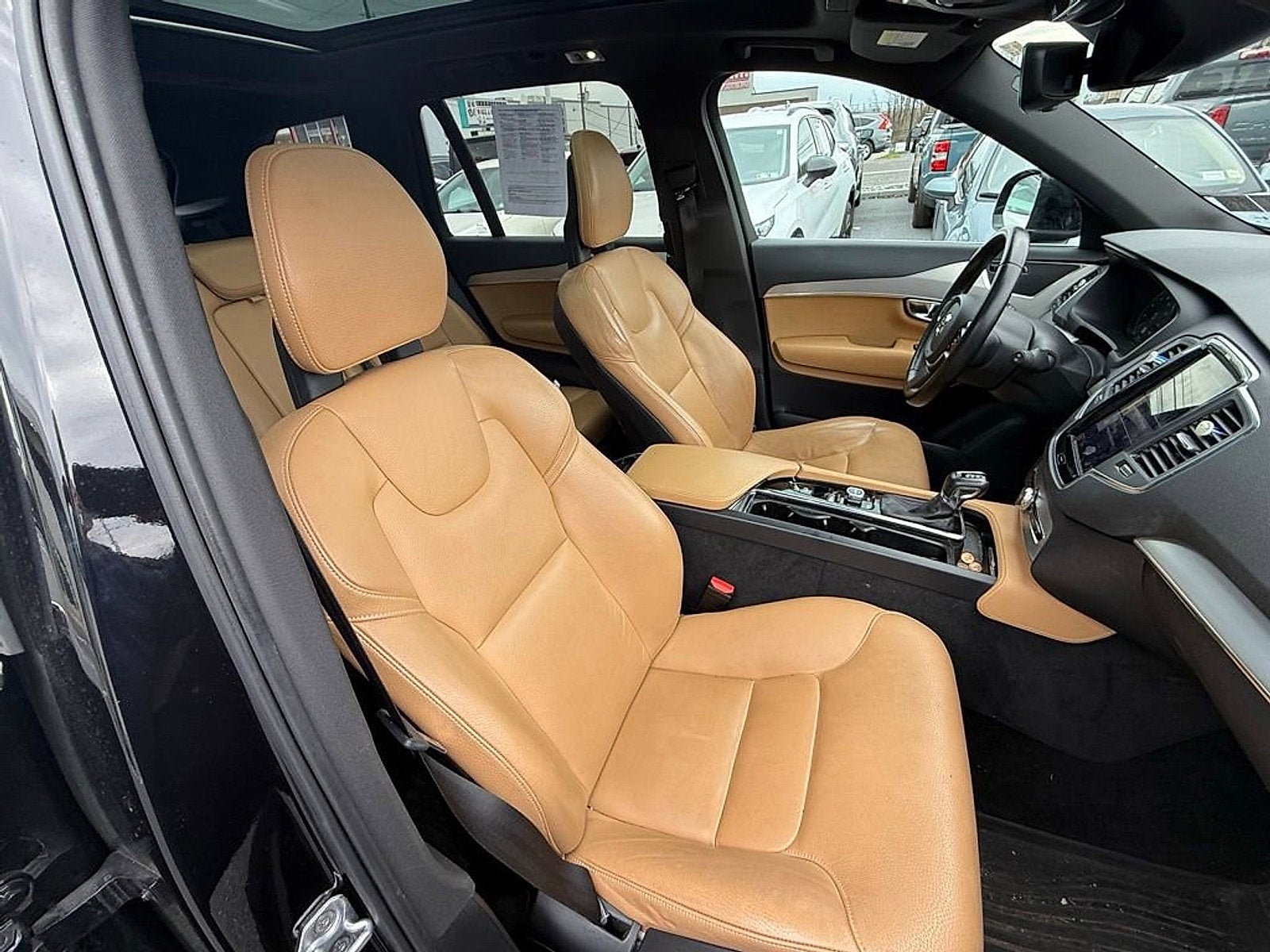 2017 Volvo XC90 Momentum