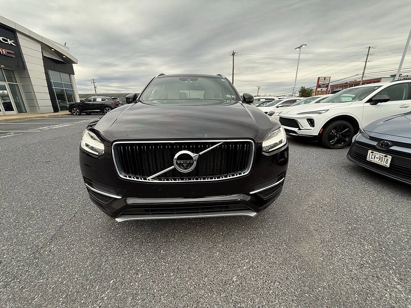 2017 Volvo XC90 Momentum