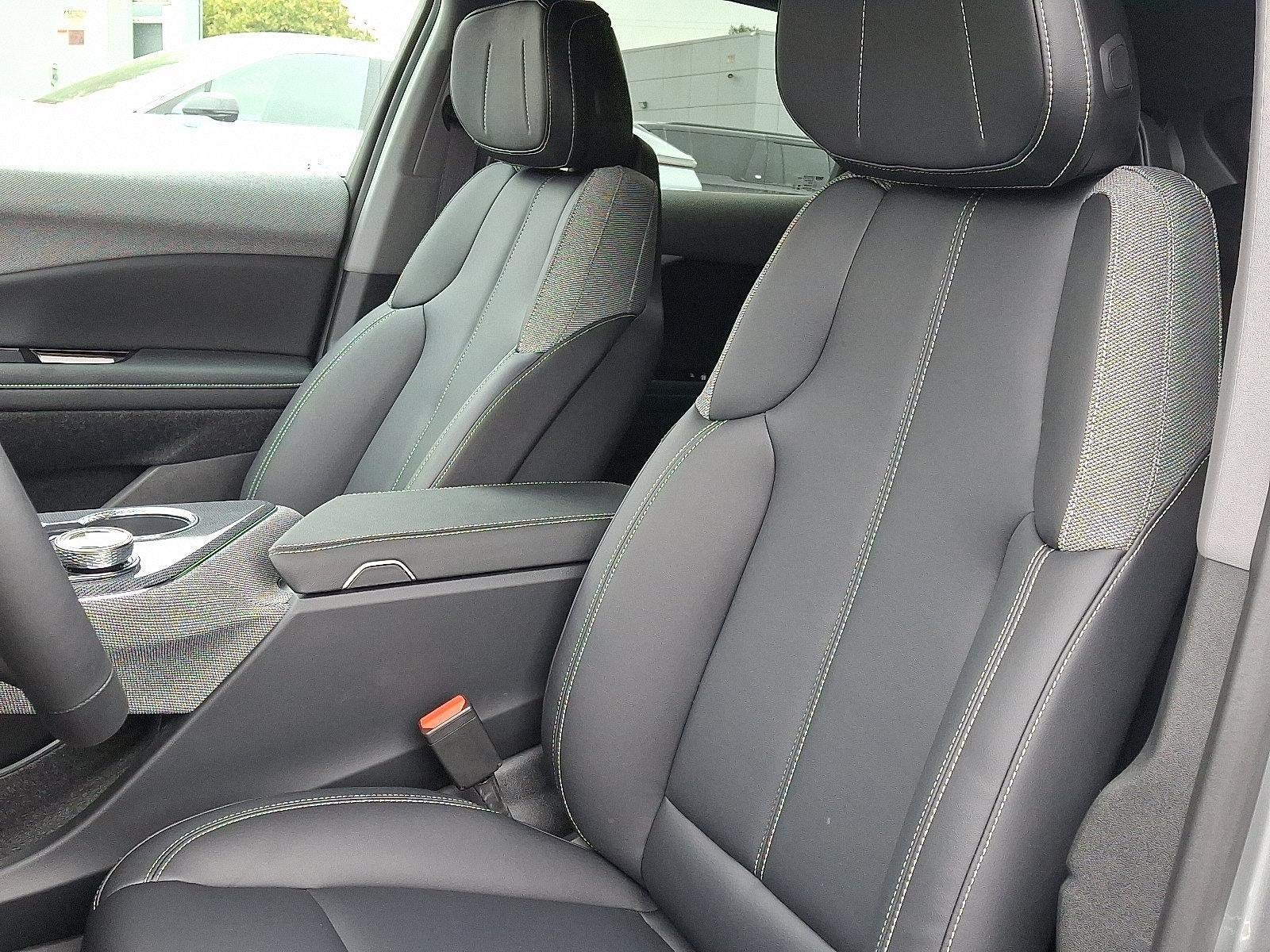 2027 Cadillac OPTIQ 4dr Luxury