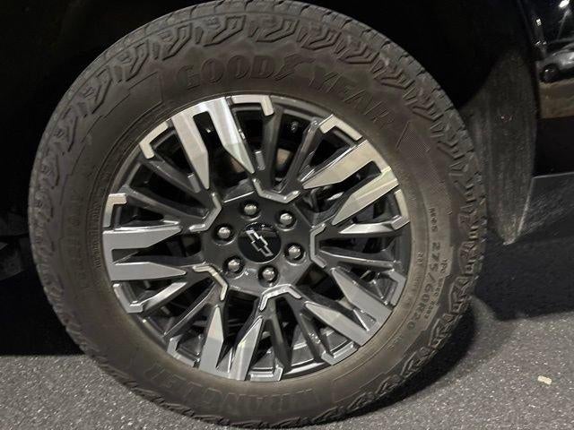 2025 Chevrolet Suburban 4WD Z71
