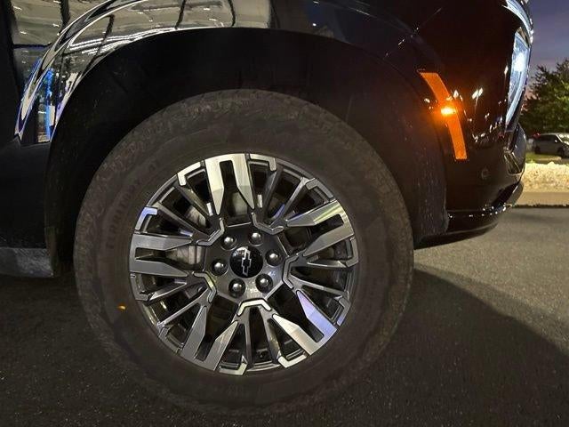2025 Chevrolet Suburban 4WD Z71