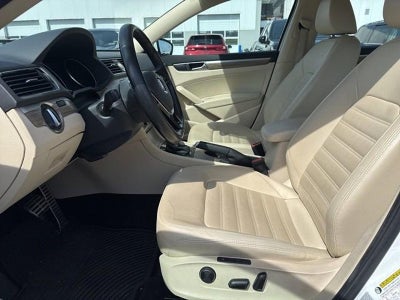 2017 Volkswagen Passat 1.8T SEL Premium Auto