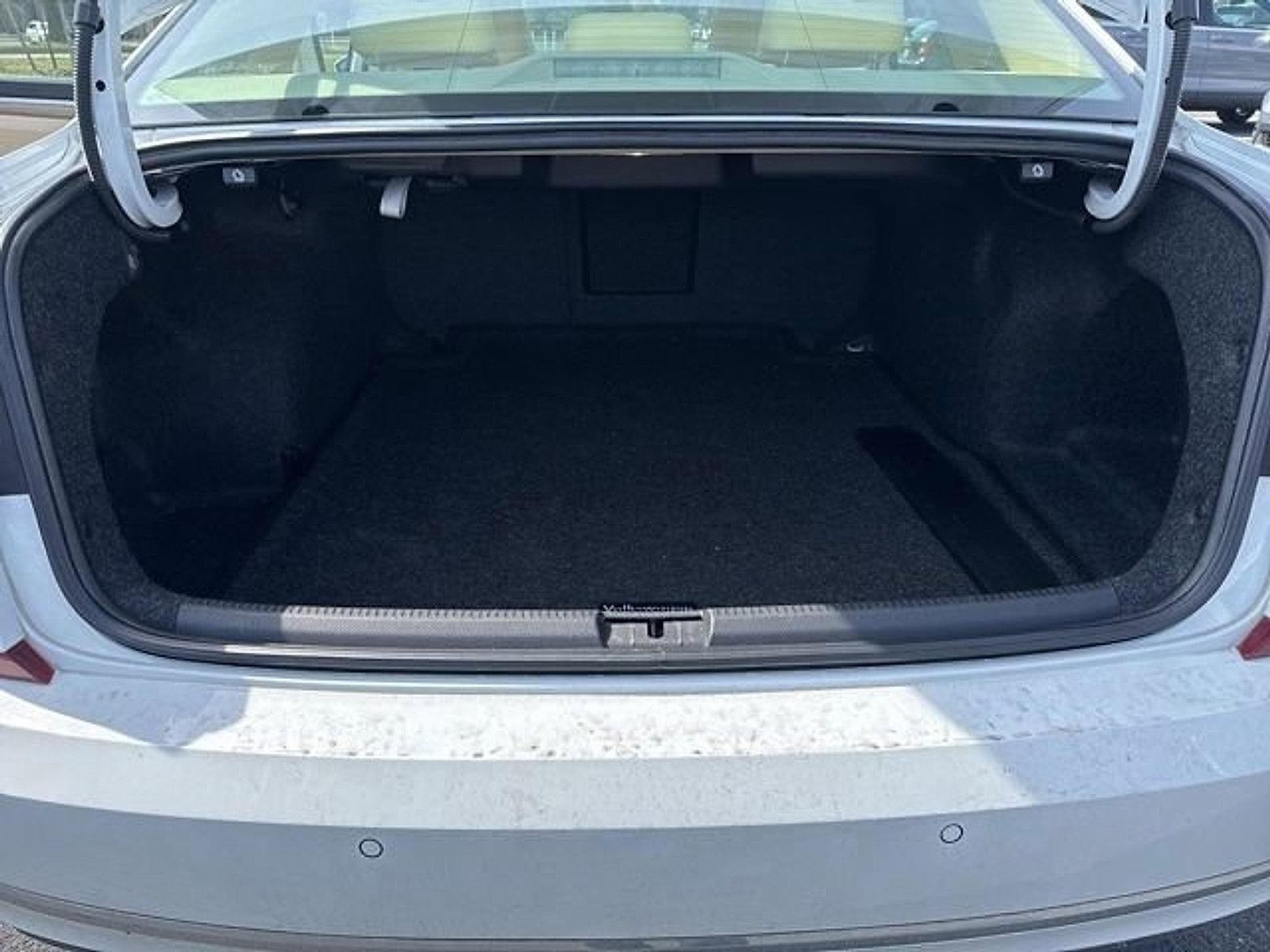 2017 Volkswagen Passat 1.8T SEL Premium Auto