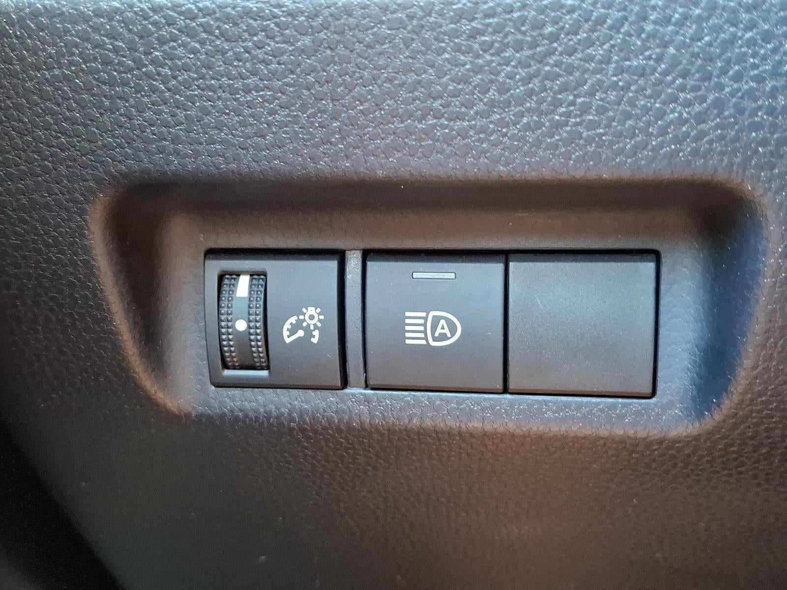 2020 Toyota RAV4 LE AWD (Natl)