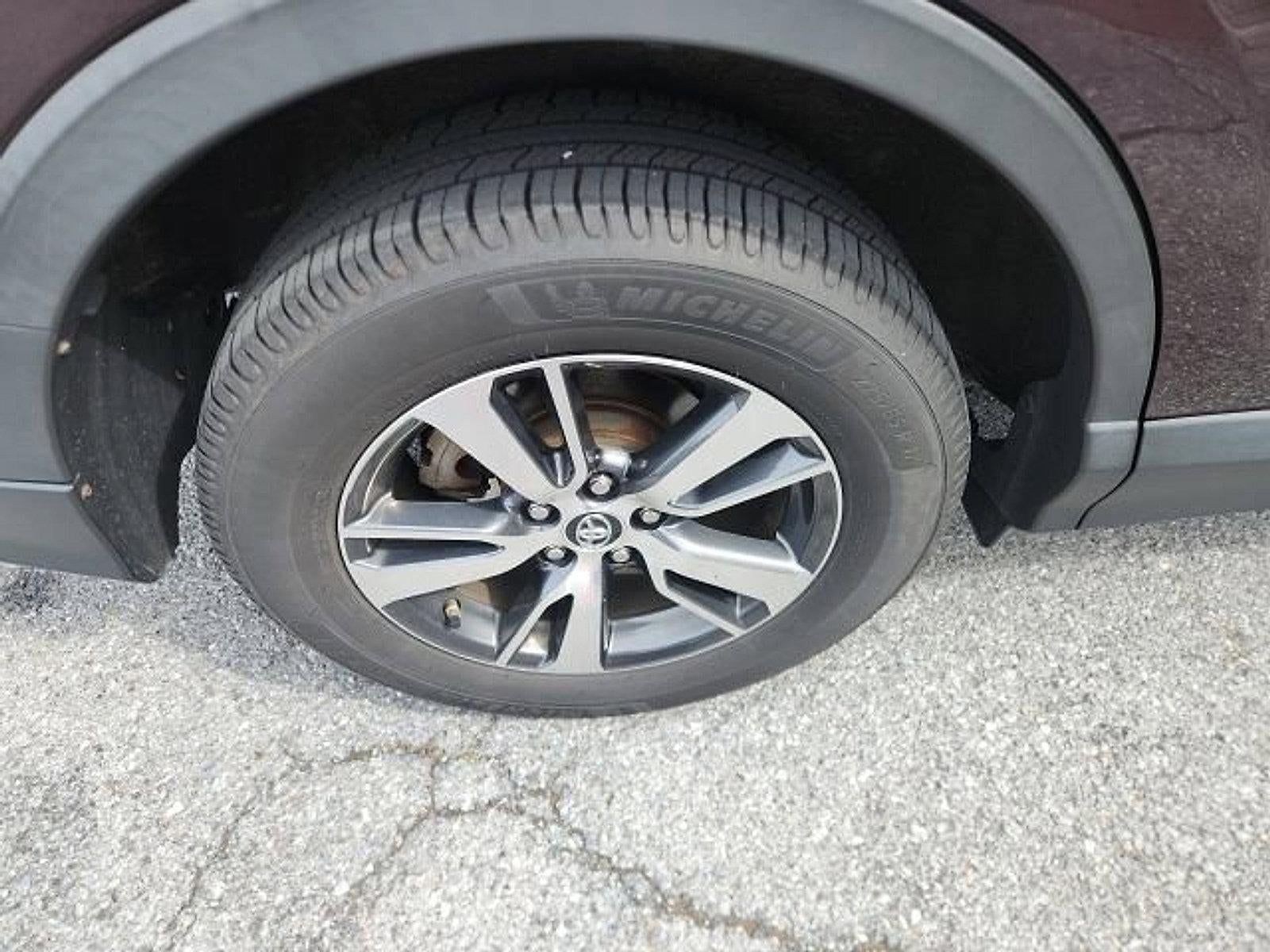 2017 Toyota RAV4 XLE AWD (Natl)