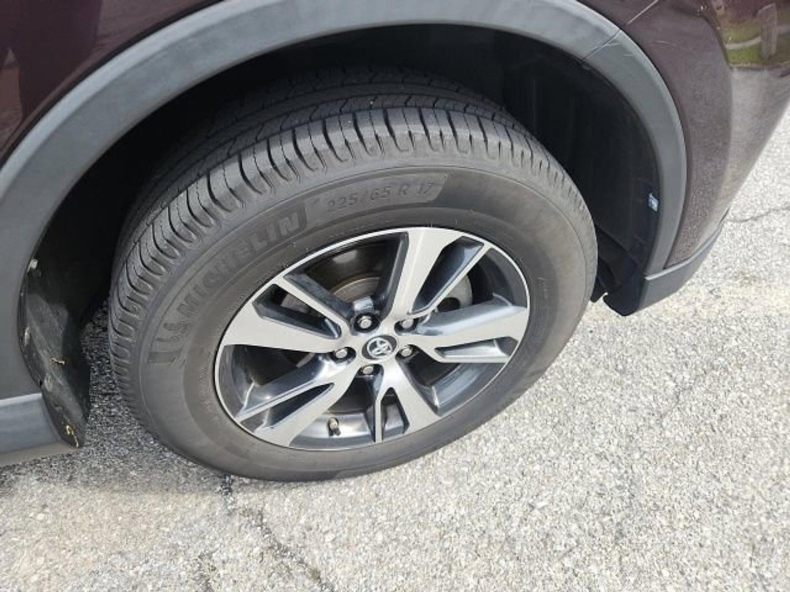 2017 Toyota RAV4 XLE AWD (Natl)