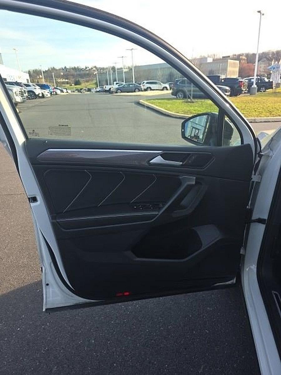 2023 Volkswagen Tiguan 2.0T SE R-Line Black 4MOTION