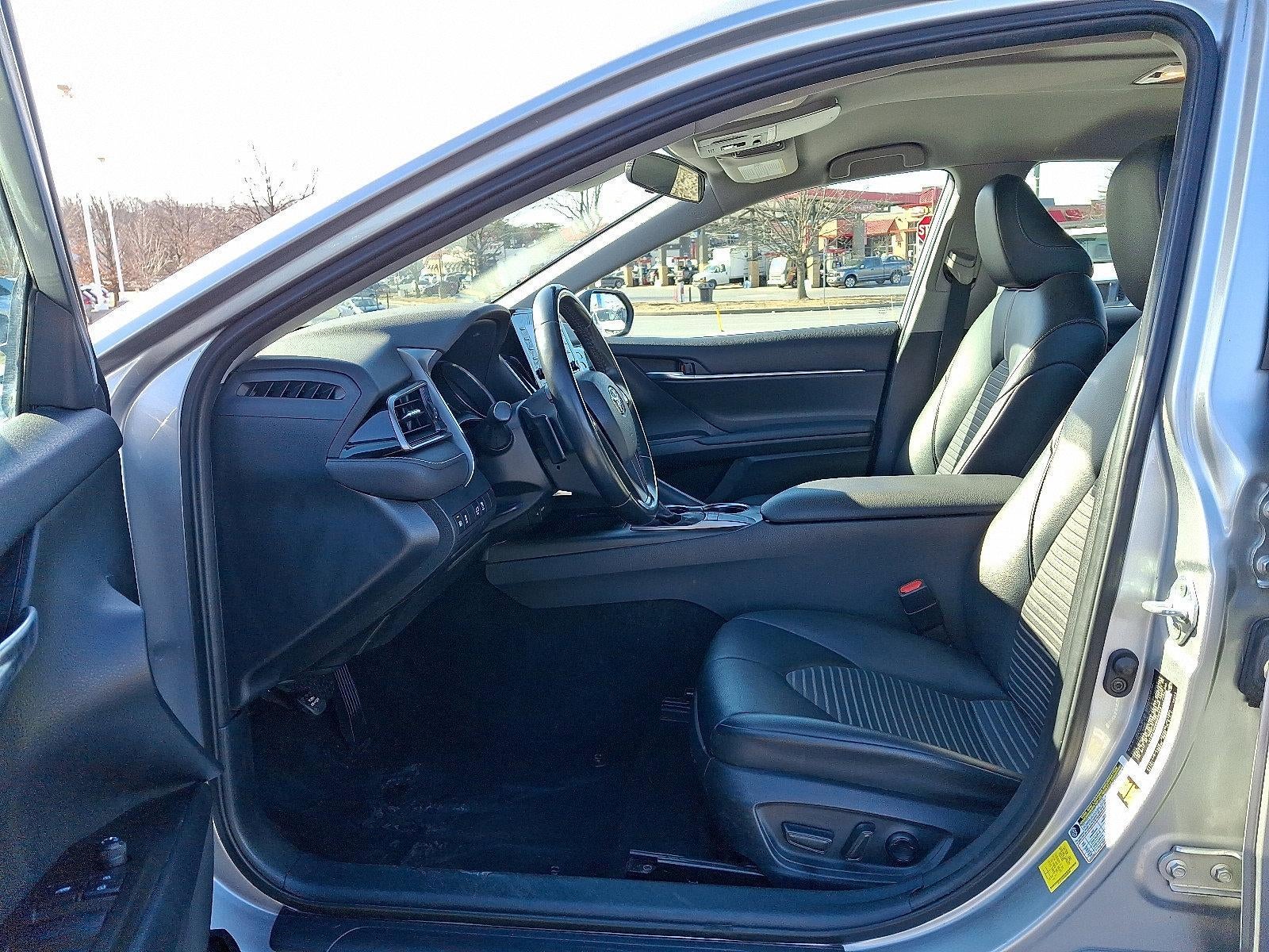 2022 Toyota Camry SE Auto (SE)