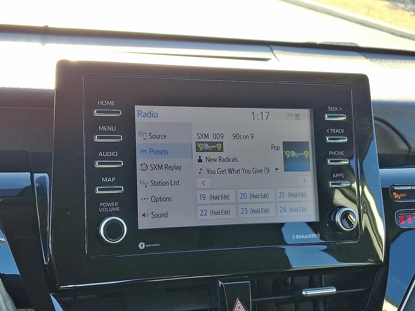 2022 Toyota Camry SE Auto (SE)