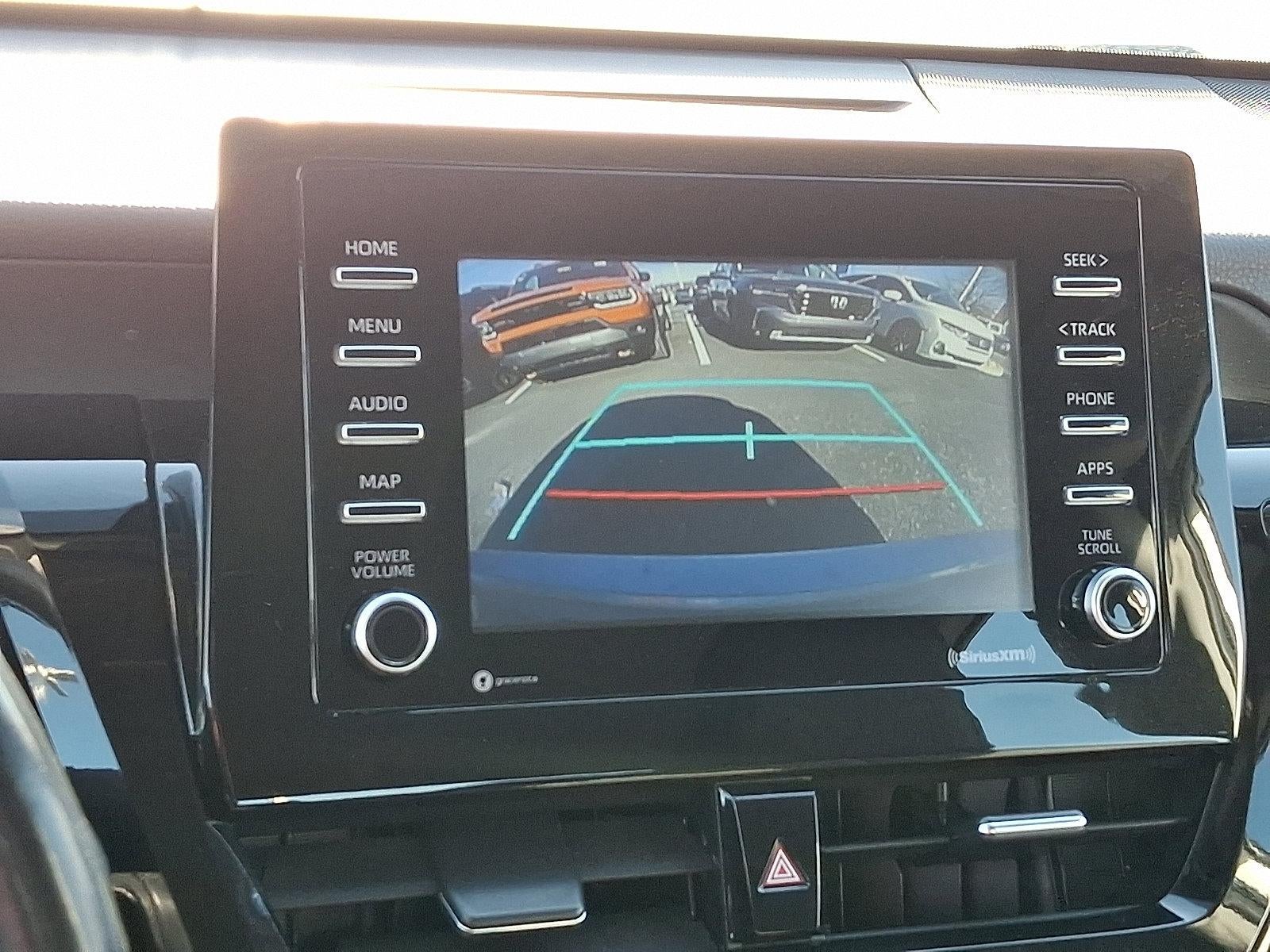 2022 Toyota Camry SE Auto (SE)