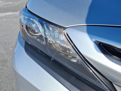 2022 Toyota Camry SE Auto (SE)