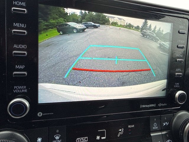 2021 Toyota Highlander XLE **LOW MILES