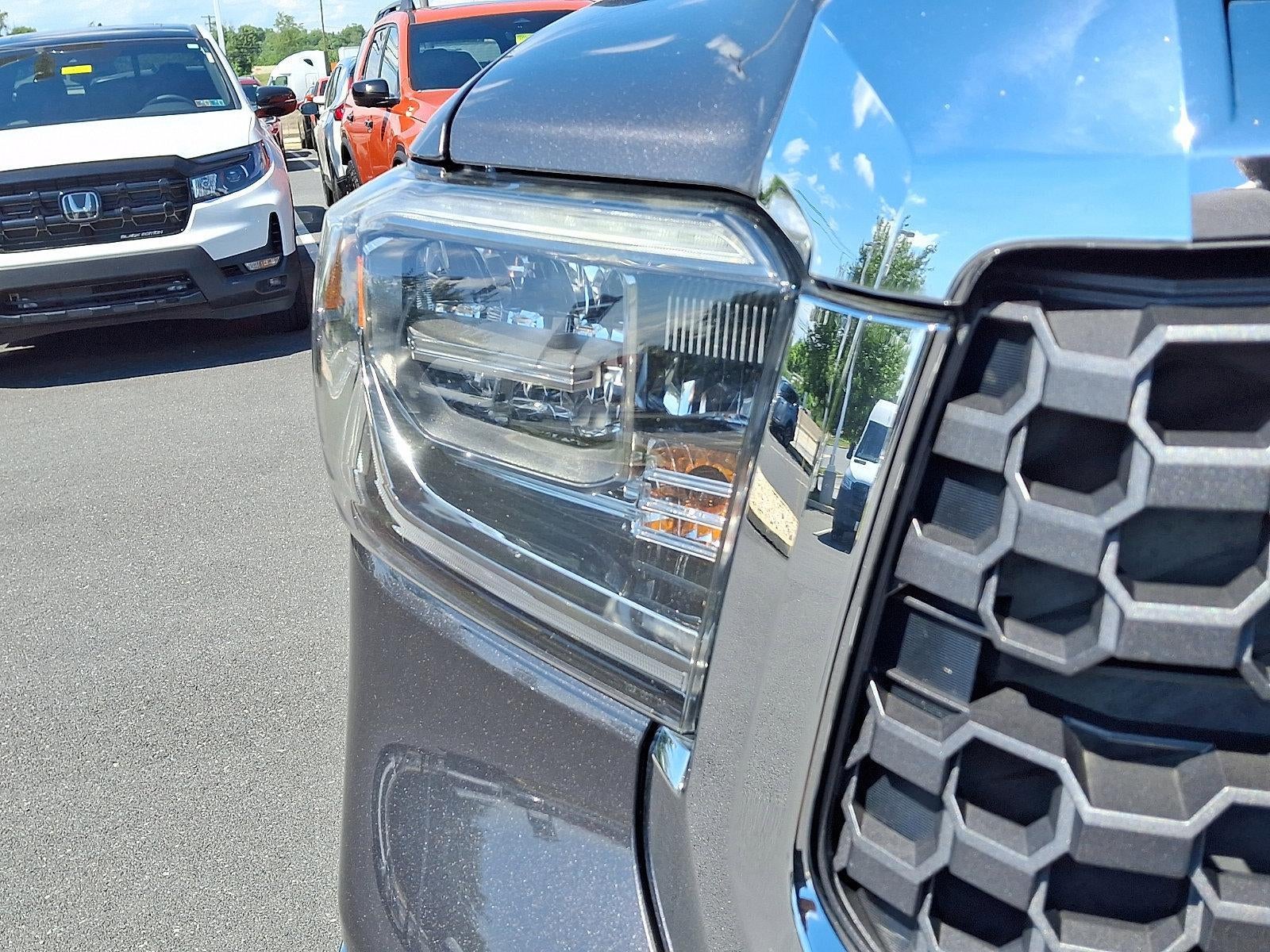 2018 Toyota Tundra 4WD 4WD SR5 CrewMax 5.5' Bed 5.7L (SE)