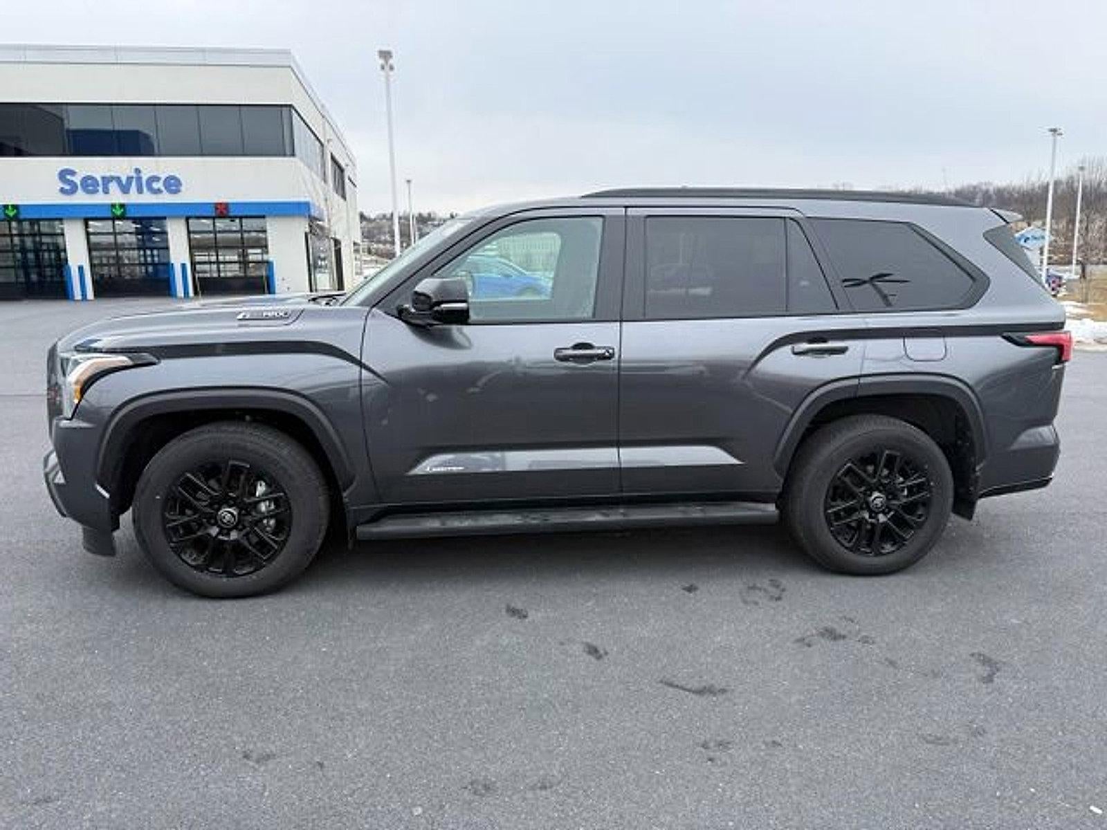 2026 Toyota Sequoia Limited 4WD (SE)