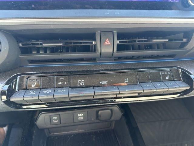 2023 Toyota Prius XLE AWD (Natl)