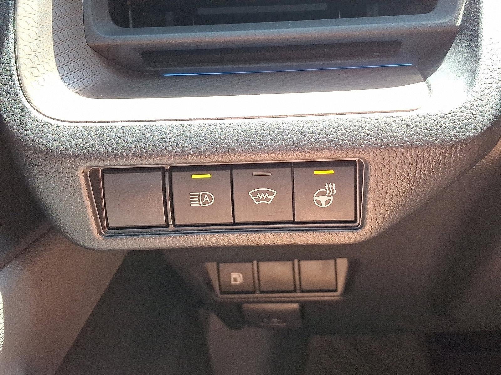 2023 Toyota Prius XLE AWD (Natl)
