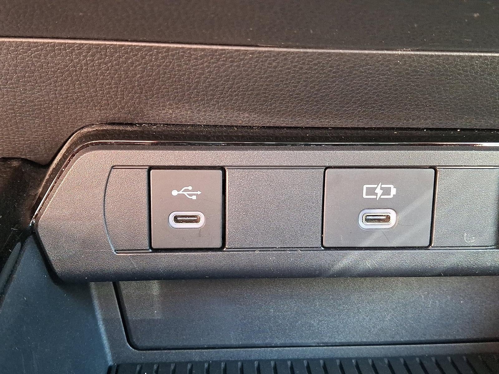 2023 Toyota Prius XLE AWD (Natl)