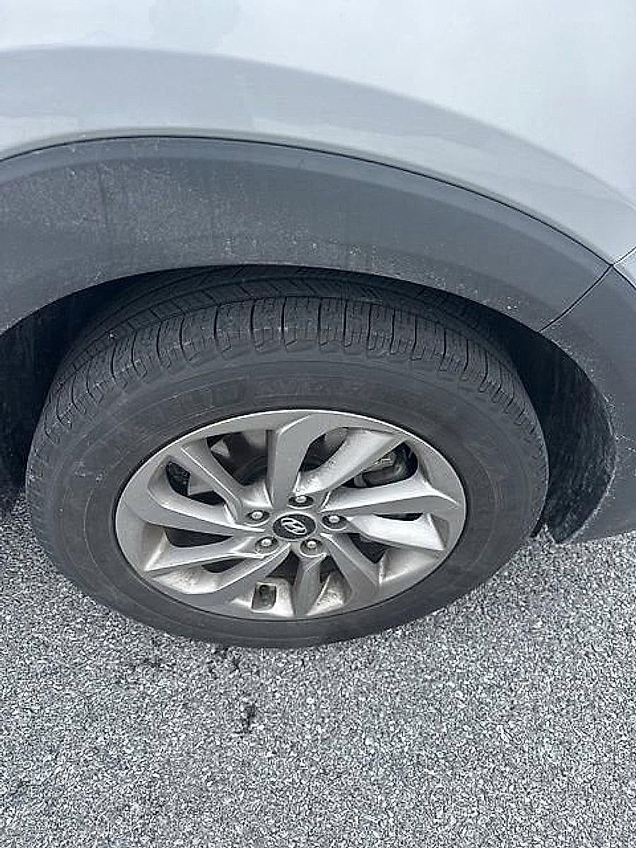 2016 Hyundai TUCSON AWD 4dr SE