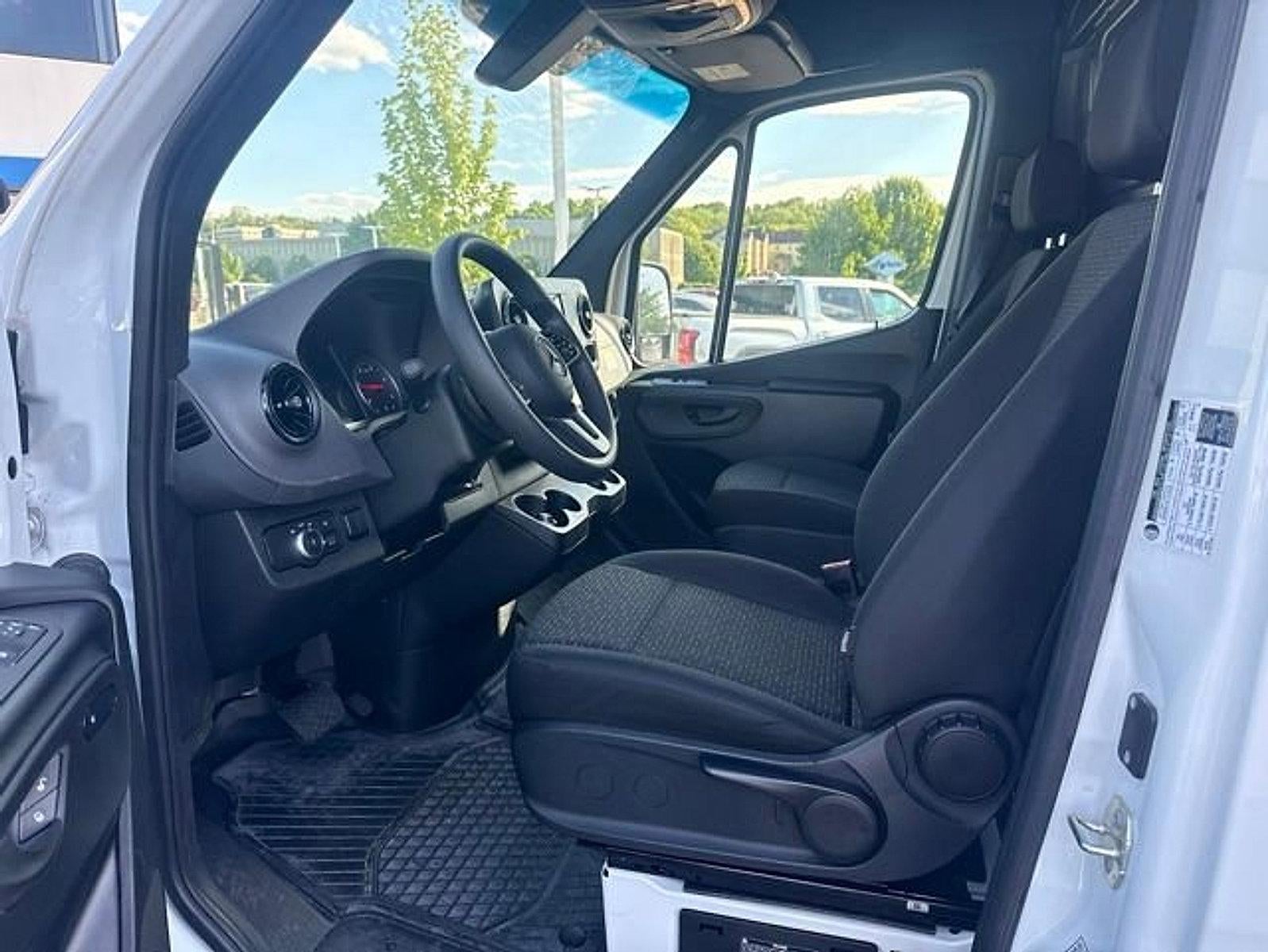 2024 Mercedes-Benz Sprinter Crew Van 2500 High Roof I4 Diesel 170" RWD