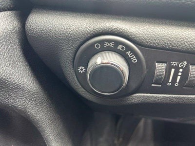 2015 Chrysler 200 4dr Sdn Limited FWD