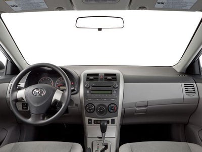 2013 Toyota Corolla 4dr Sdn Auto LE (Natl)