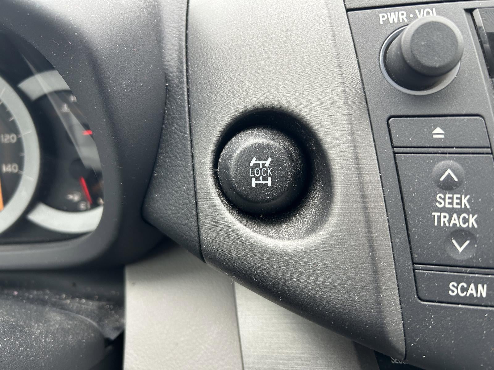 2011 Toyota RAV4 4WD 4dr 4-cyl 4-Spd AT (Natl)