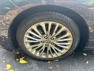 2019 Toyota Avalon Hybrid Limited (Natl)