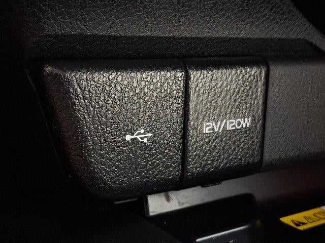 2023 Toyota Camry SE Auto (Natl)