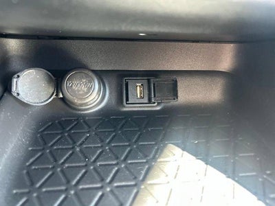 2022 Toyota RAV4 Hybrid XLE AWD (Natl)
