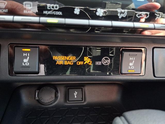 2022 Toyota RAV4 Hybrid XLE AWD (Natl)