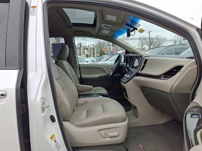 2015 Toyota Sienna 5dr 8-Pass Van XLE FWD (Natl)