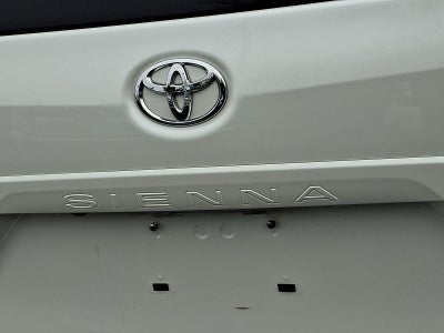 2015 Toyota Sienna 5dr 8-Pass Van XLE FWD (Natl)