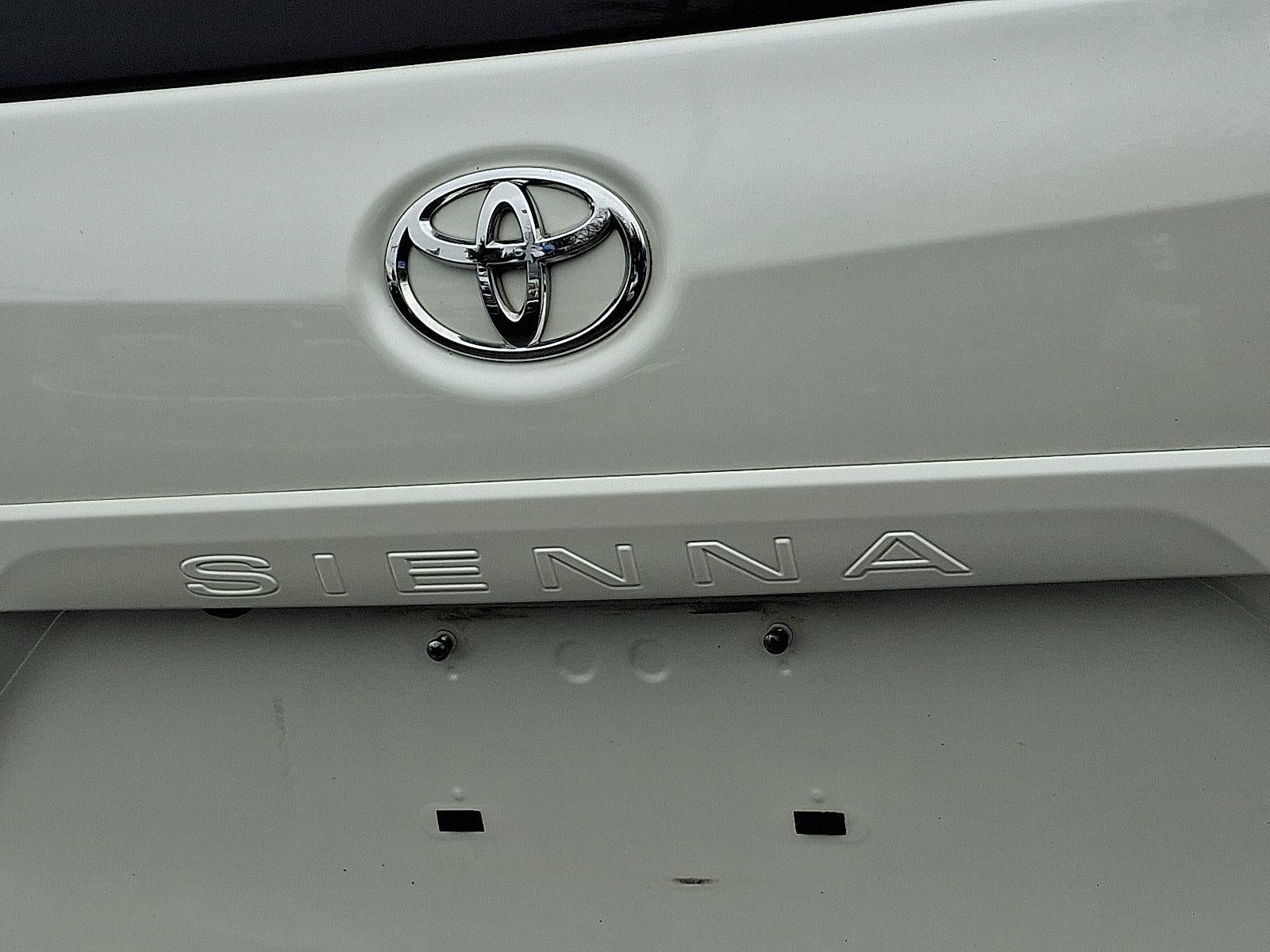 2015 Toyota Sienna 5dr 8-Pass Van XLE FWD (Natl)