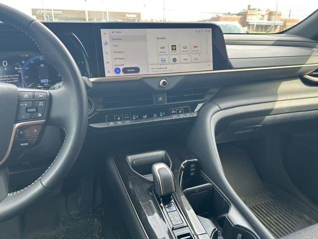 2024 Toyota Crown XLE AWD (Natl)