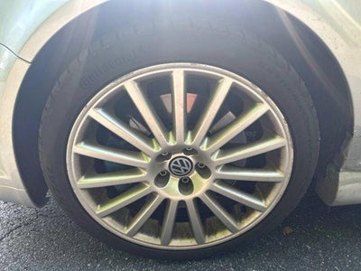 2004 Volkswagen R32 2dr HB 6-spd Manual
