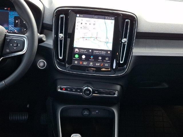 2025 Volvo XC40 B5 AWD Plus Bright Theme