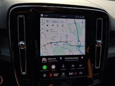 2025 Volvo XC40 B5 AWD Plus Bright Theme