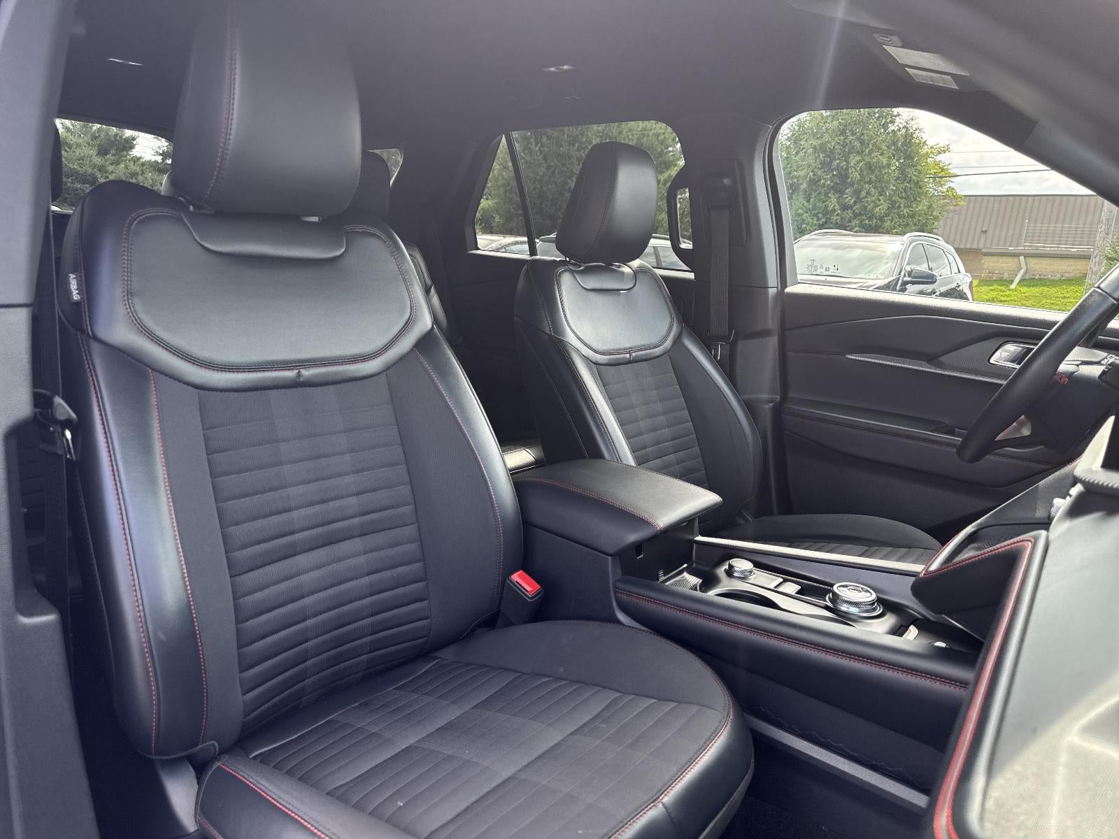 2025 Ford Explorer ST-Line 4WD