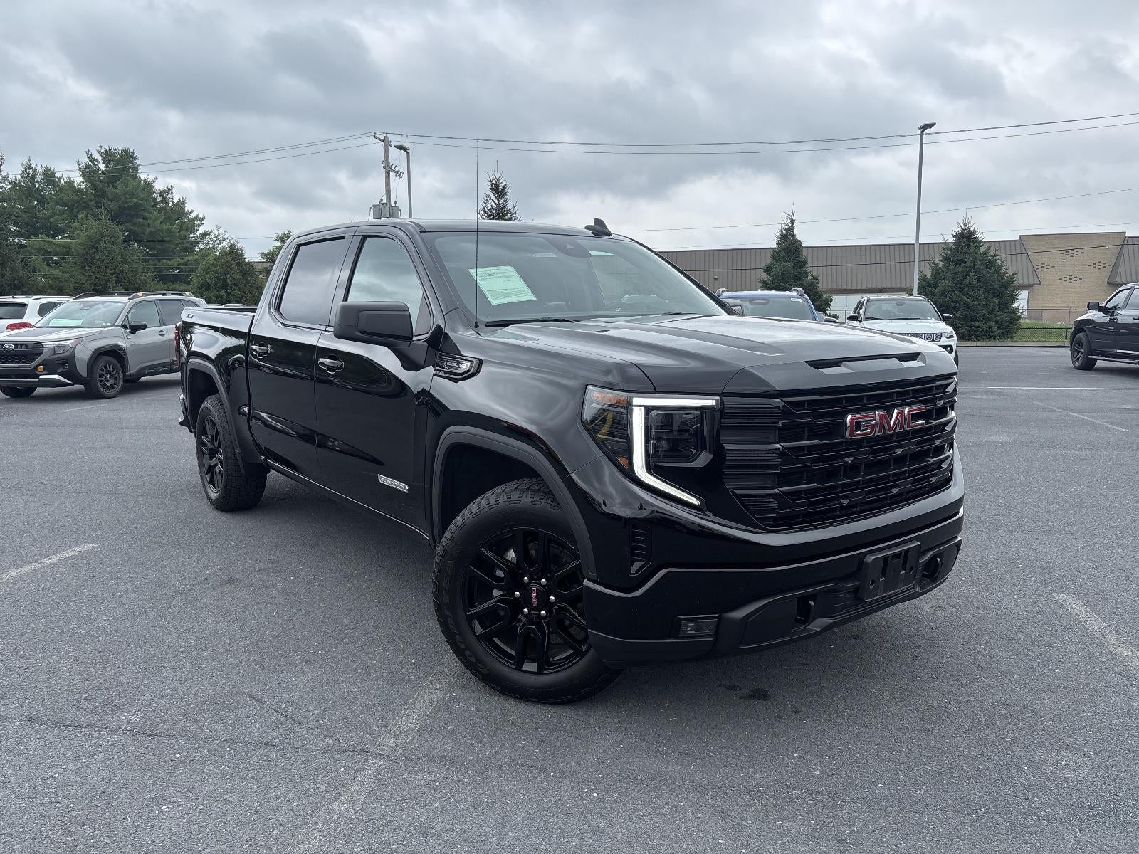 2025 GMC Sierra 1500 Crew Cab Short Box 4-Wheel Drive Elevation 3SB