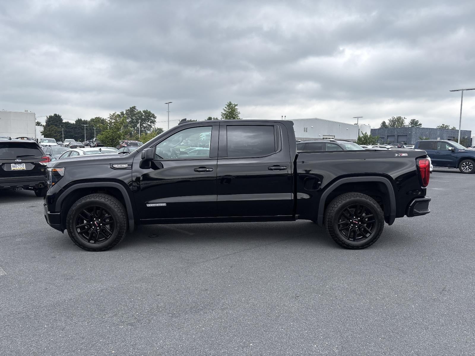2025 GMC Sierra 1500 Crew Cab Short Box 4-Wheel Drive Elevation 3SB